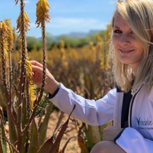 Ruth auf der Aloe Vera Farm auf Mallorca